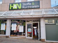 H&amp;N Stoffe und Kurzwaren